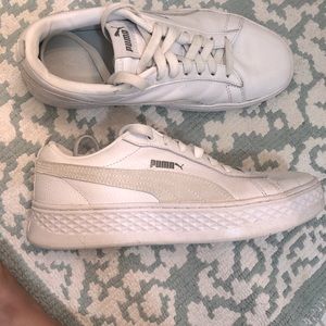 Platform women’s size 8.5 white puma sneakers with suede side